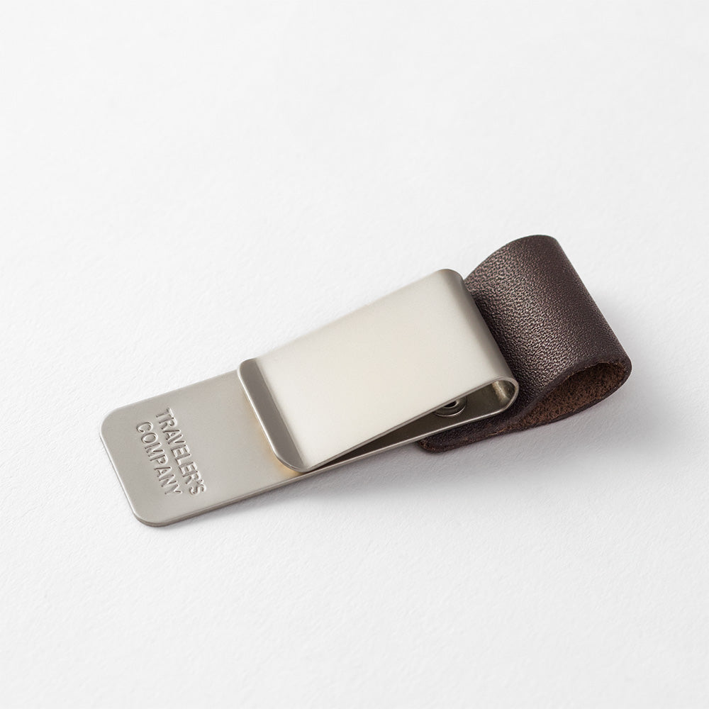 016 Pen Holder (M) Brown