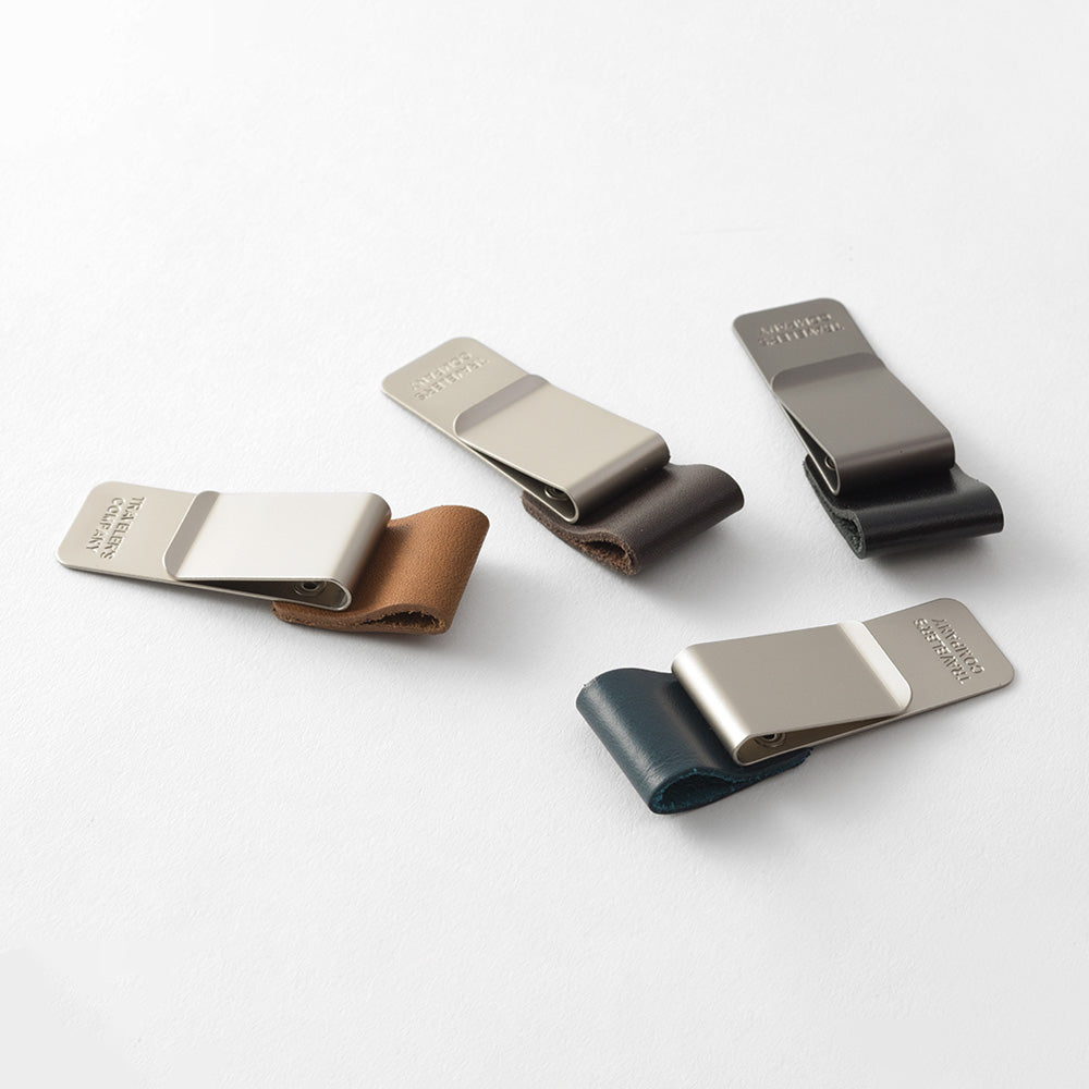 016 Pen Holder (M) Brown